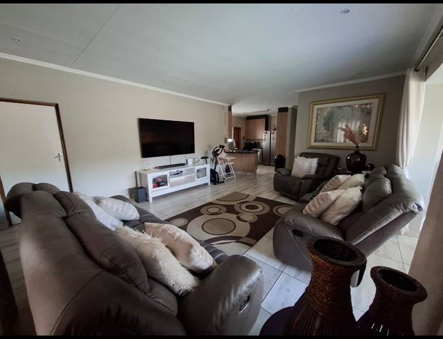 3 BEDROOM HOUSE FOR SALE IN SUNAIR PARK